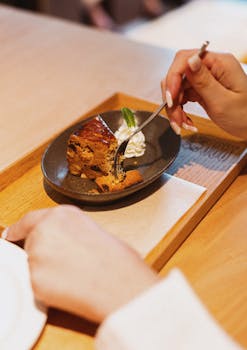  具身智能浪潮涌动；华翔启源携PEEK突破；人形机器人硬件升级加速。 IT技术