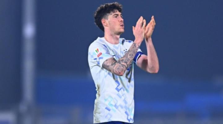  巴萨防线补强计划推进；经纪人获悉蓝军兴趣；国米态度出现松动。 体育新闻