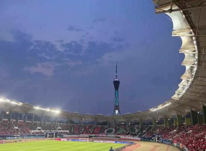  被跑道阻隔的观赛心理——航海体育场亟待完成的转型升级 体育新闻