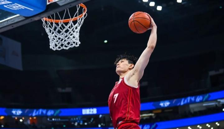  幕后真相与战术调整：曾凡博缺阵背后的球队变阵法则 体育新闻