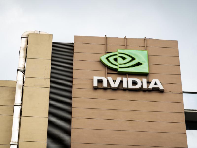 万亿规模下的AI进化:从黄仁勋的视角看每个人如何拥抱变革 IT技术