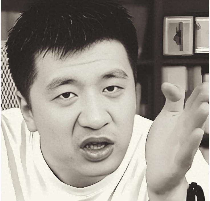 导师陨落与行业反思:为何说张雪峰构建的认知护城河难以逾越? 教育招生