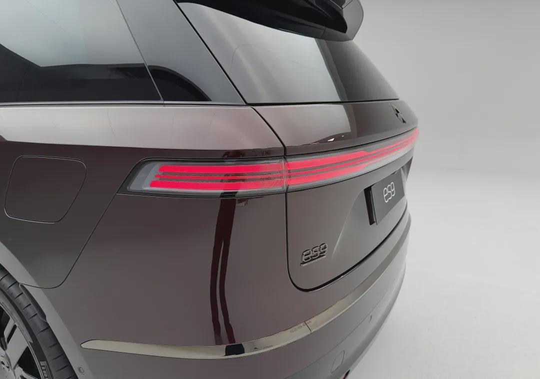  硬核拆解蔚来ES9：5365mm车身背后的技术博弈与高端纯电的市场赌注 汽车科技