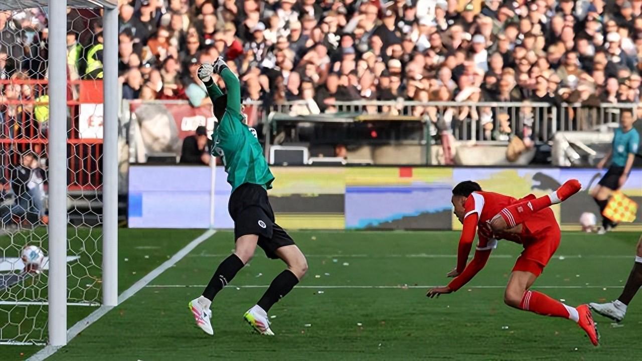  【技术解码】穆西亚拉破54年纪录背后：德甲第101球的结构性意义 体育新闻