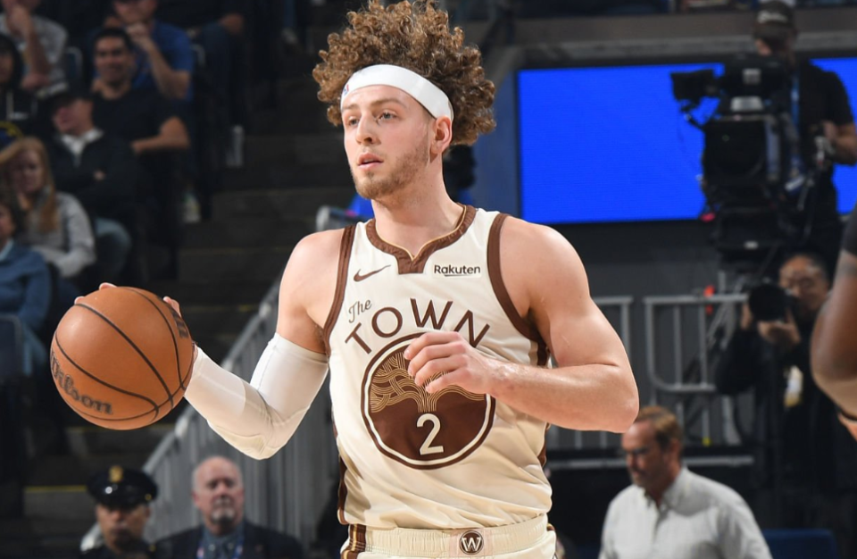  【战术深度】79秒两记3+1：库里替补战术背后的体系革命 体育新闻