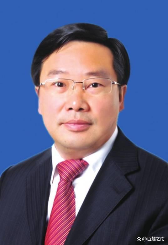 从讲台到执政舞台：一位学者型干部的二十八年淬炼之路 新闻