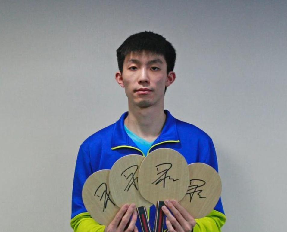  从海南到世界之巅：林诗栋如何成为中国乒乓球的孤胆英雄 体育新闻