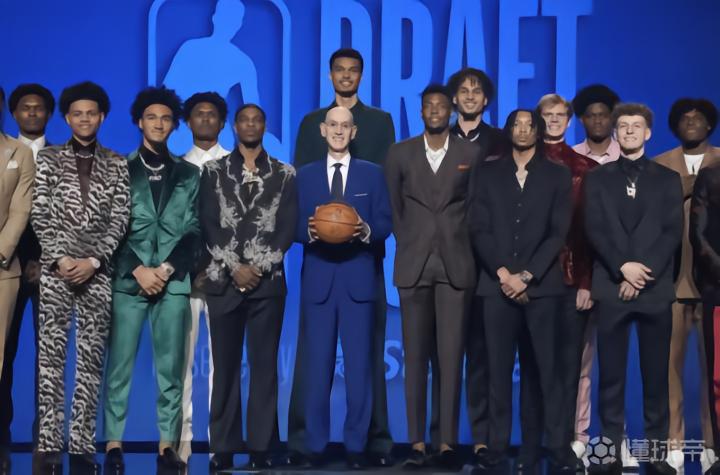  赛制设计缺陷与逆向激励：体育竞技中「战略性失败」的深层逻辑 体育新闻